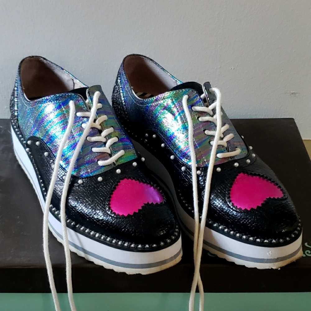 Betsey Johnson Black Holographic Platform Oxfords with Pink Heart